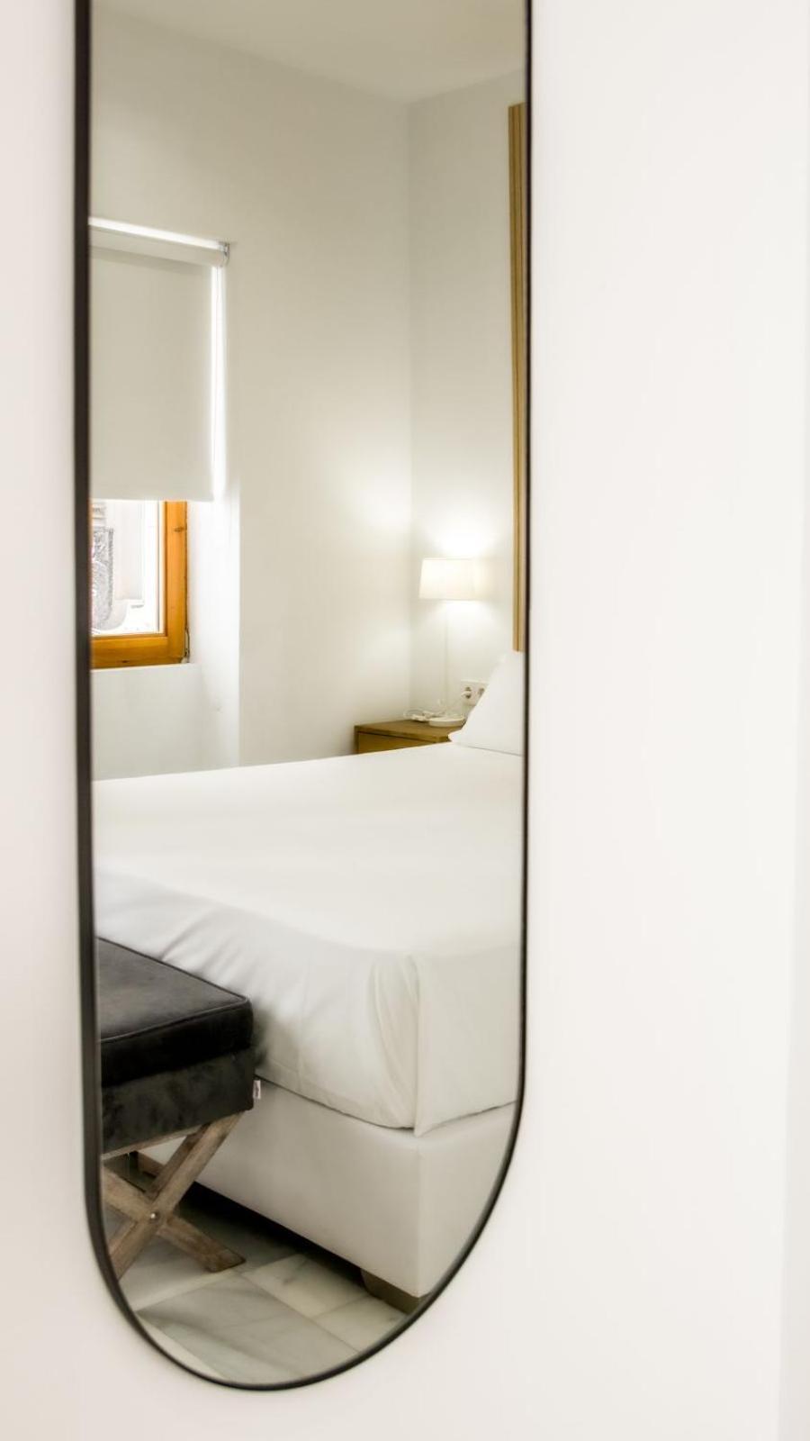 Catalina Suites Apartments Downtown บาเลนเซีย ภายนอก รูปภาพ